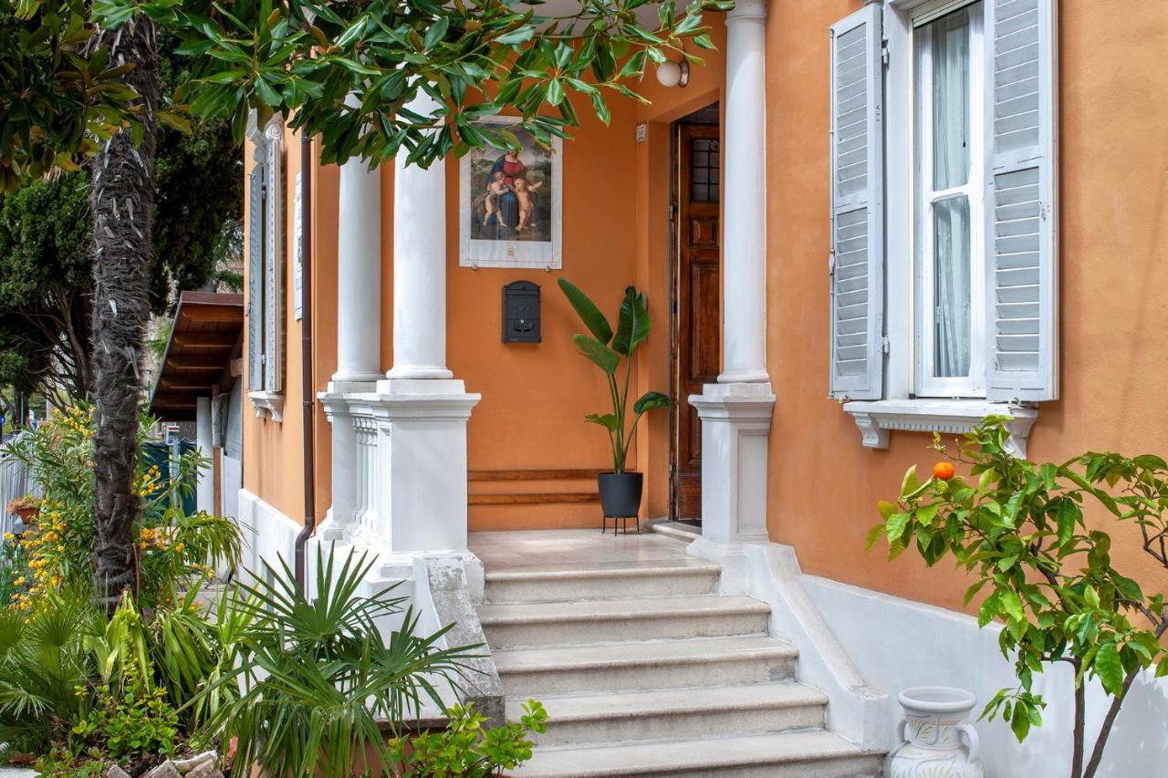 Villa Liberty อูร์บีโน ภายนอก รูปภาพ